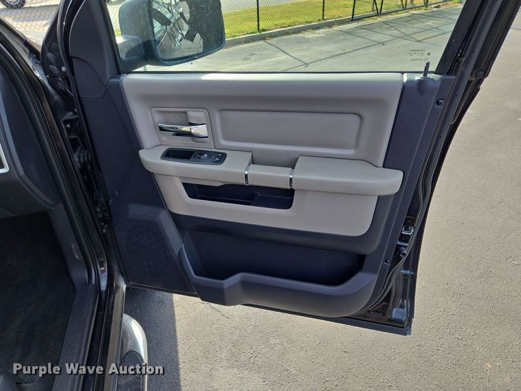 image for item EE8517 2010 Dodge Ram  Crew Cab pickup truck
