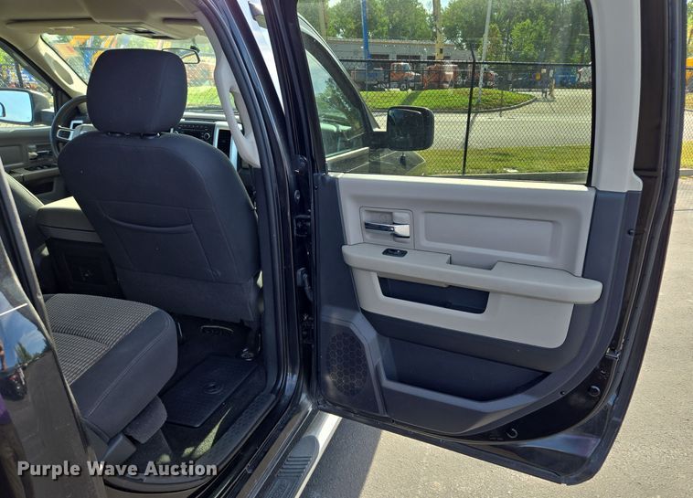 image for item EE8517 2010 Dodge Ram  Crew Cab pickup truck