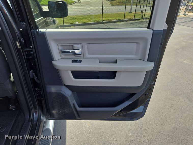 image for item EE8517 2010 Dodge Ram  Crew Cab pickup truck