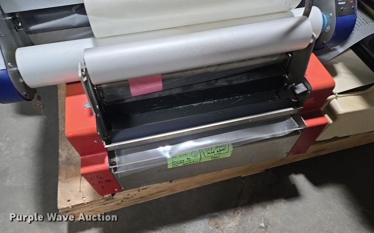 image for item EE8522 (5) laminating machines 