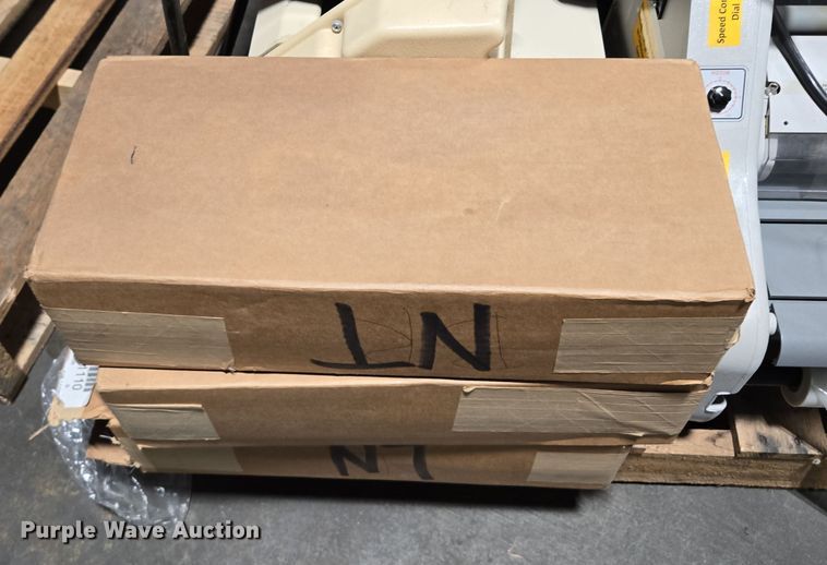 image for item EE8522 (5) laminating machines 