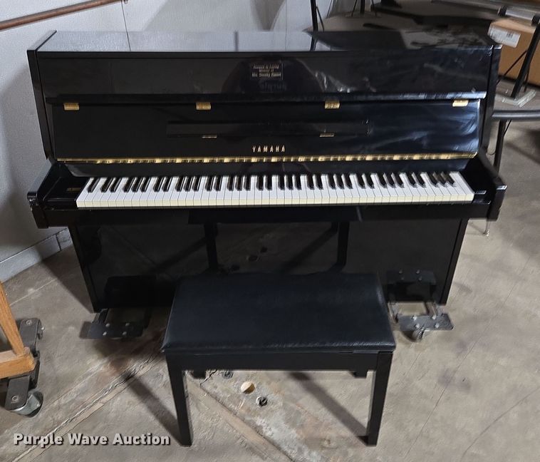 image for item EE8525 (2) pianos 