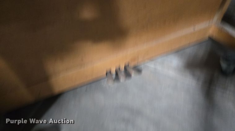 image for item EE8525 (2) pianos 