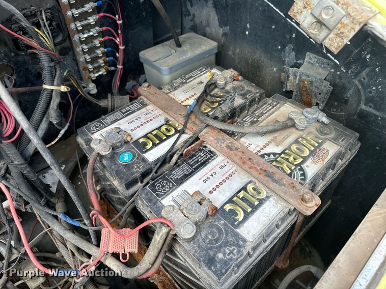 image for item EG6671 1980 Chevrolet rescue vehicle