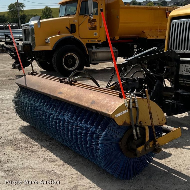 image for item EG6681 Broom