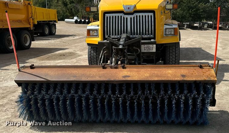 image for item EG6681 Broom