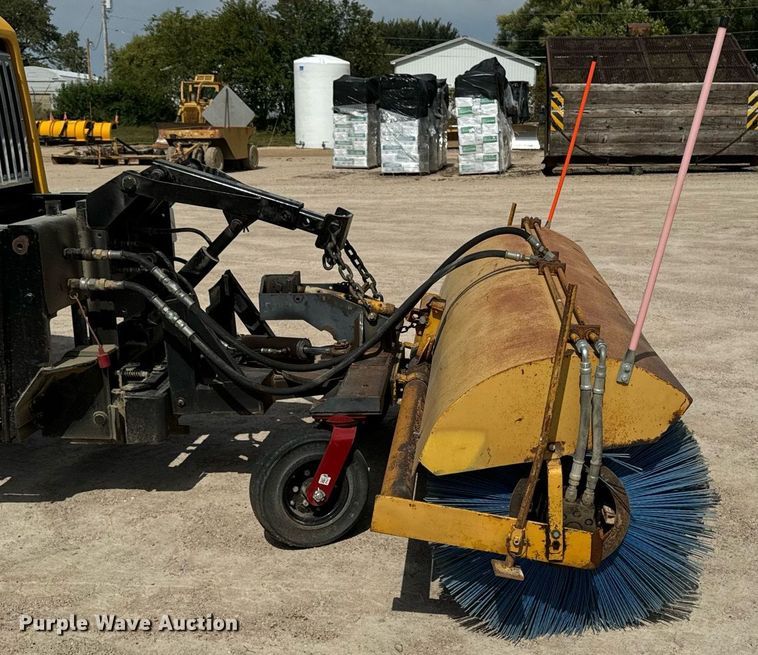 image for item EG6681 Broom