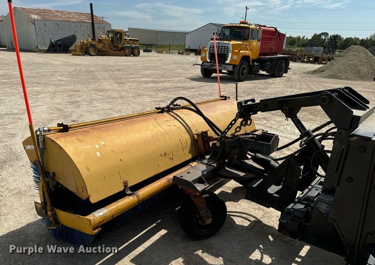 image for item EG6681 Broom