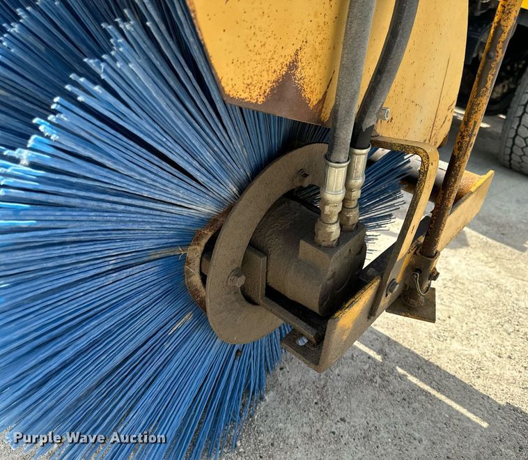 image for item EG6681 Broom