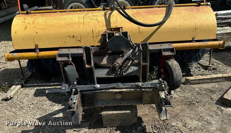 image for item EG6681 Broom