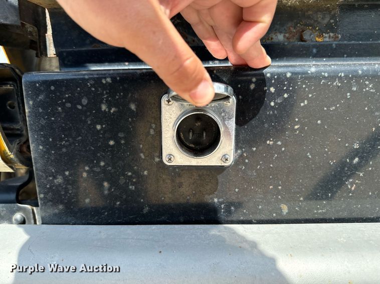 image for item EG6682 1986 Ford 8000 flatbed truck