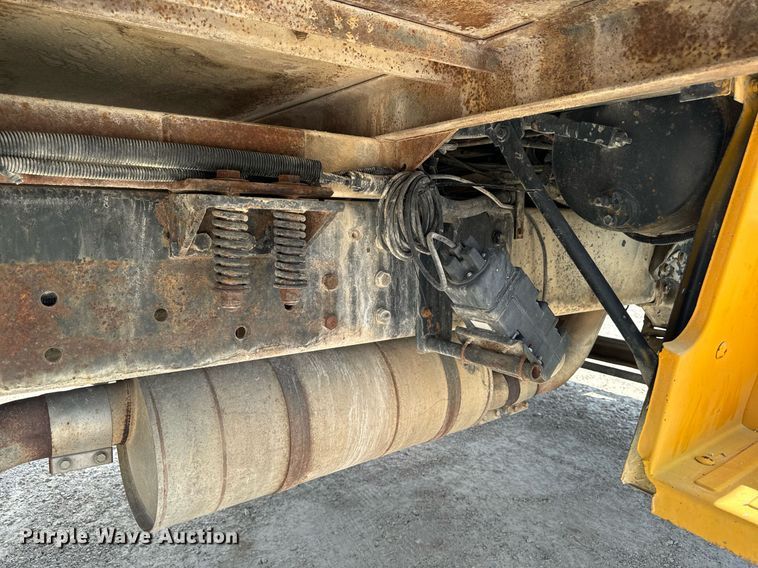 image for item EG6682 1986 Ford 8000 flatbed truck