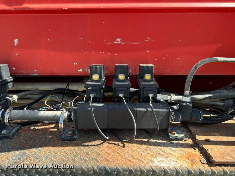 image for item EG6682 1986 Ford 8000 flatbed truck