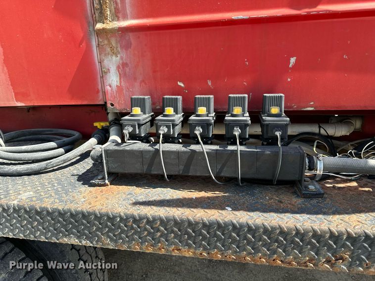 image for item EG6682 1986 Ford 8000 flatbed truck