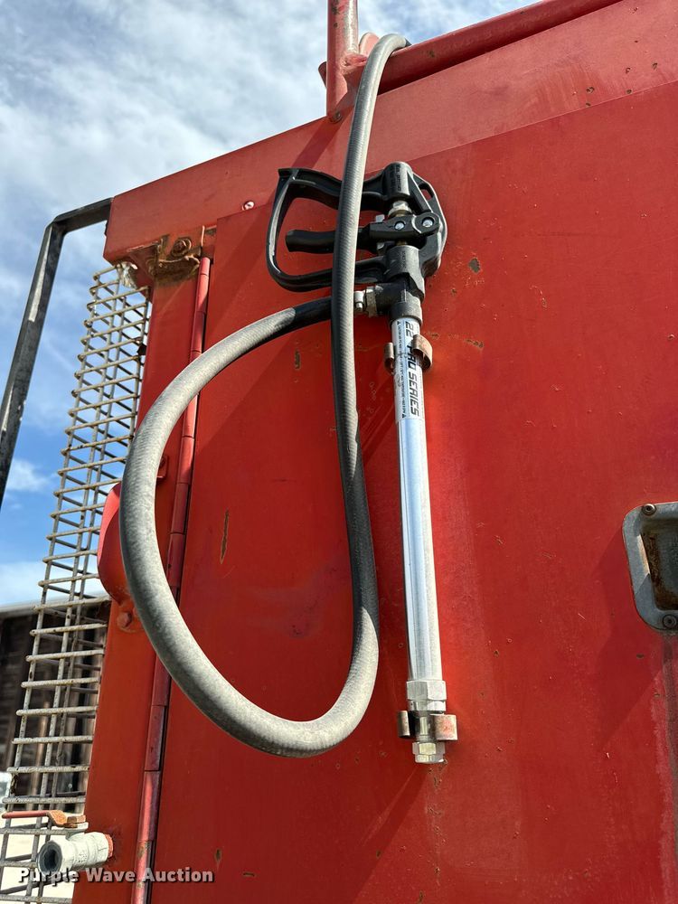 image for item EG6682 1986 Ford 8000 flatbed truck