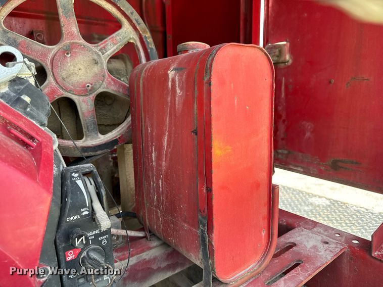 image for item EG6682 1986 Ford 8000 flatbed truck