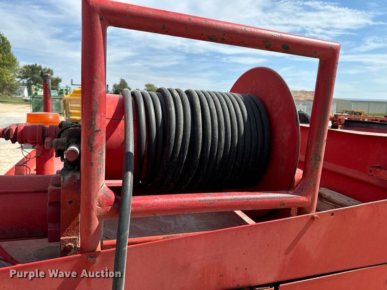 image for item EG6682 1986 Ford 8000 flatbed truck