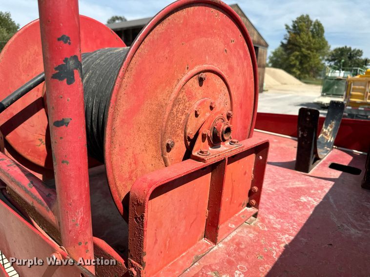 image for item EG6682 1986 Ford 8000 flatbed truck