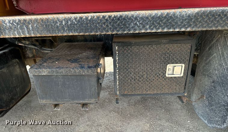 image for item EG6682 1986 Ford 8000 flatbed truck