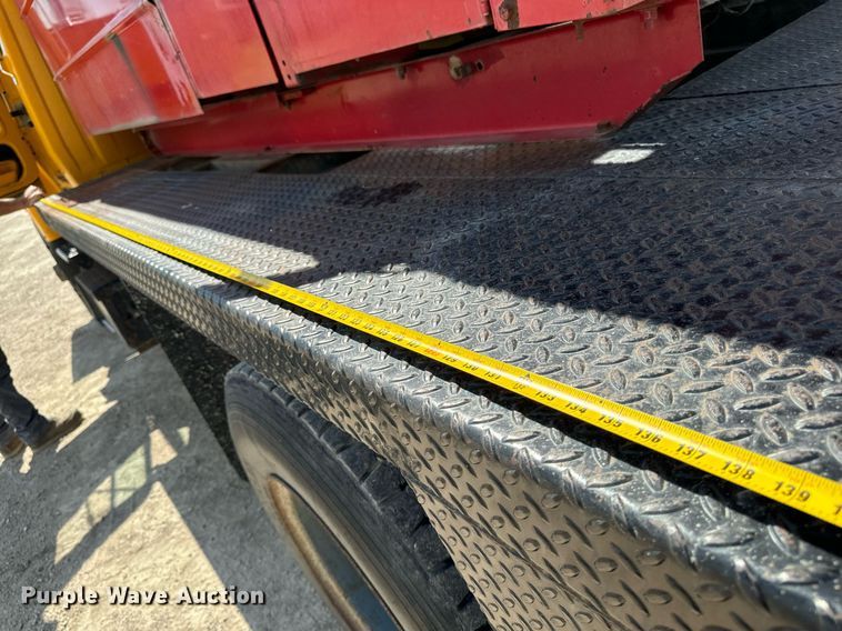 image for item EG6682 1986 Ford 8000 flatbed truck