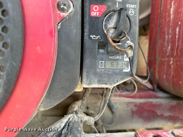 image for item EG6682 1986 Ford 8000 flatbed truck