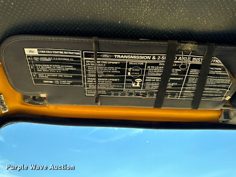 image for item EG6682 1986 Ford 8000 flatbed truck