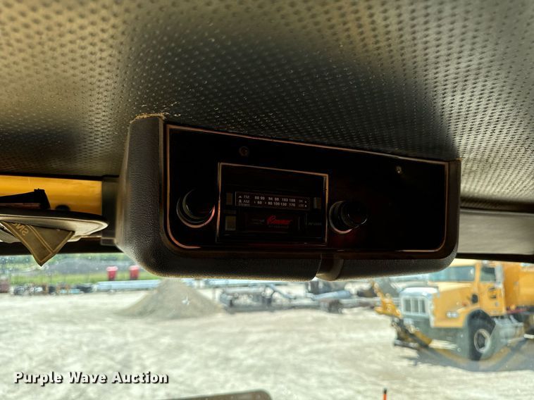 image for item EG6682 1986 Ford 8000 flatbed truck