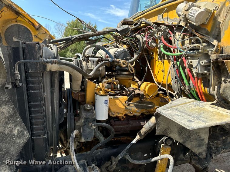 image for item EG6682 1986 Ford 8000 flatbed truck