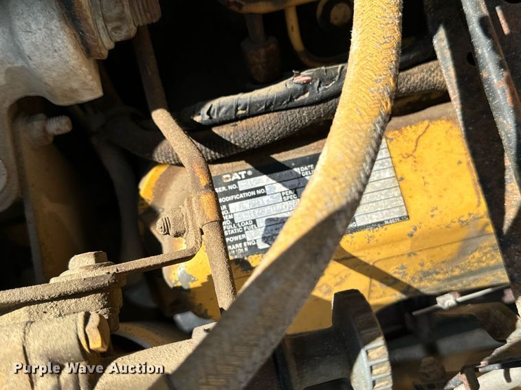 image for item EG6682 1986 Ford 8000 flatbed truck