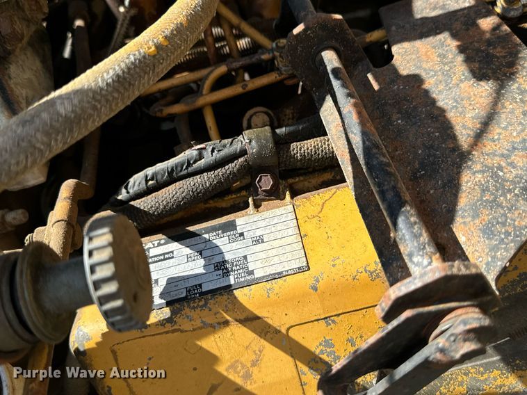 image for item EG6682 1986 Ford 8000 flatbed truck