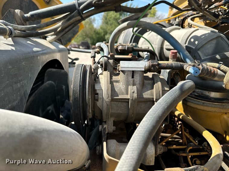 image for item EG6682 1986 Ford 8000 flatbed truck