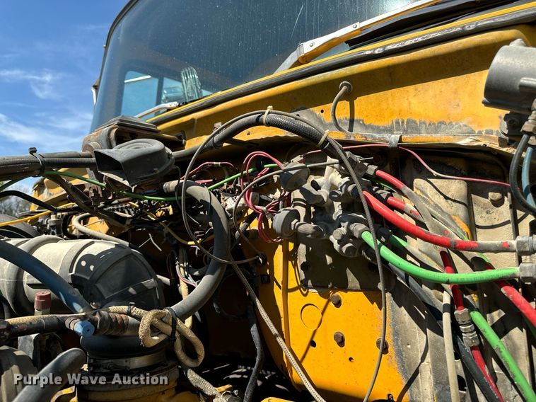 image for item EG6682 1986 Ford 8000 flatbed truck