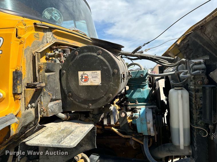 image for item EG6682 1986 Ford 8000 flatbed truck