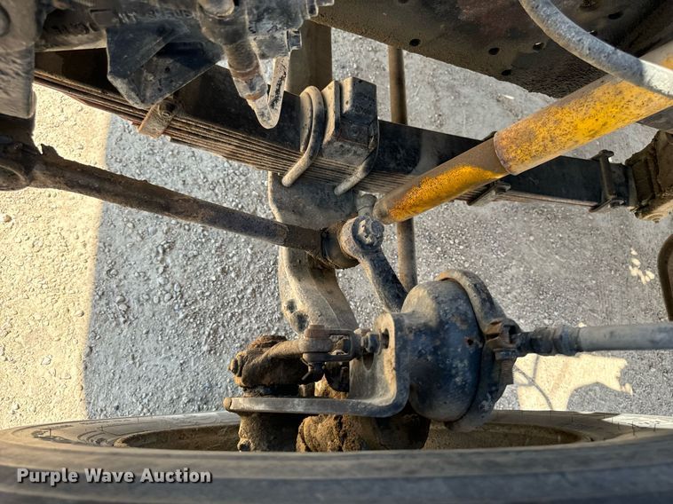 image for item EG6682 1986 Ford 8000 flatbed truck