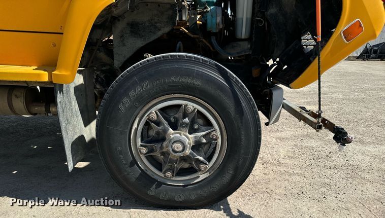 image for item EG6682 1986 Ford 8000 flatbed truck