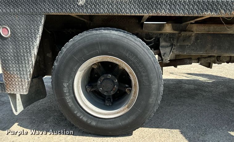 image for item EG6682 1986 Ford 8000 flatbed truck