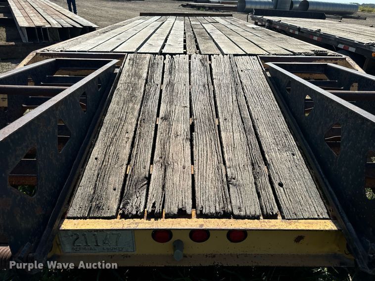 image for item EG6687 1993 Trail King TK30-2400 equipment trailer