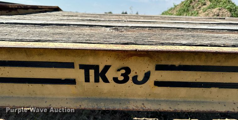 image for item EG6687 1993 Trail King TK30-2400 equipment trailer
