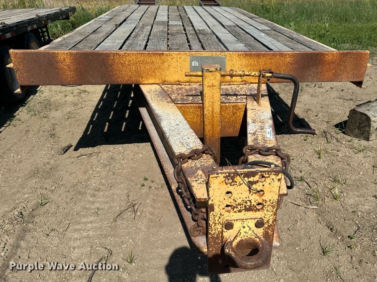 image for item EG6687 1993 Trail King TK30-2400 equipment trailer