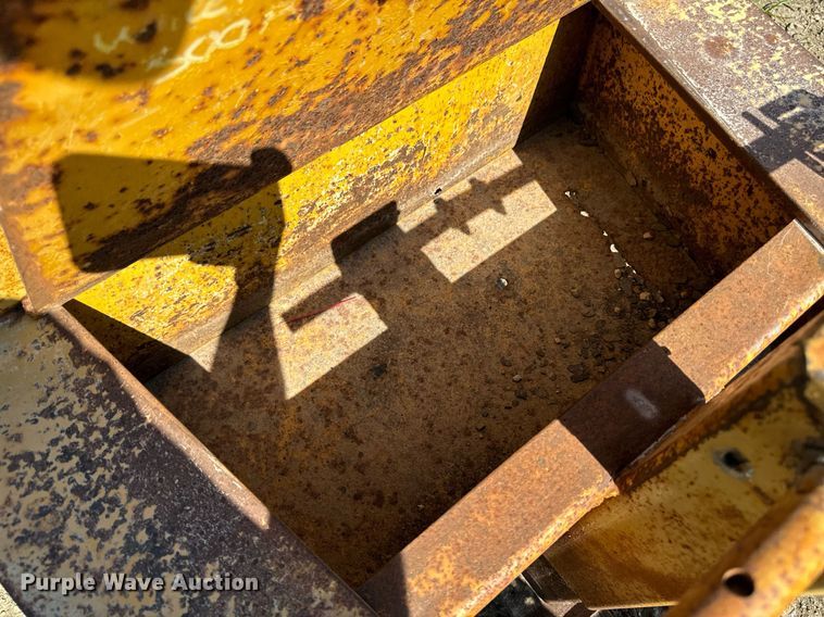 image for item EG6687 1993 Trail King TK30-2400 equipment trailer