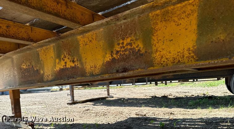 image for item EG6687 1993 Trail King TK30-2400 equipment trailer