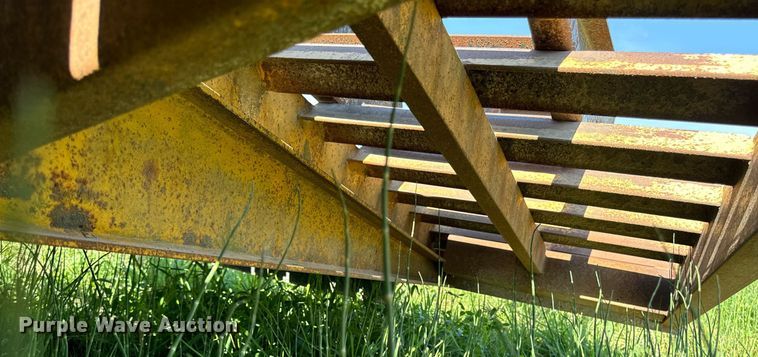 image for item EG6687 1993 Trail King TK30-2400 equipment trailer