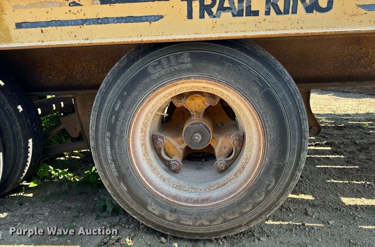 image for item EG6687 1993 Trail King TK30-2400 equipment trailer