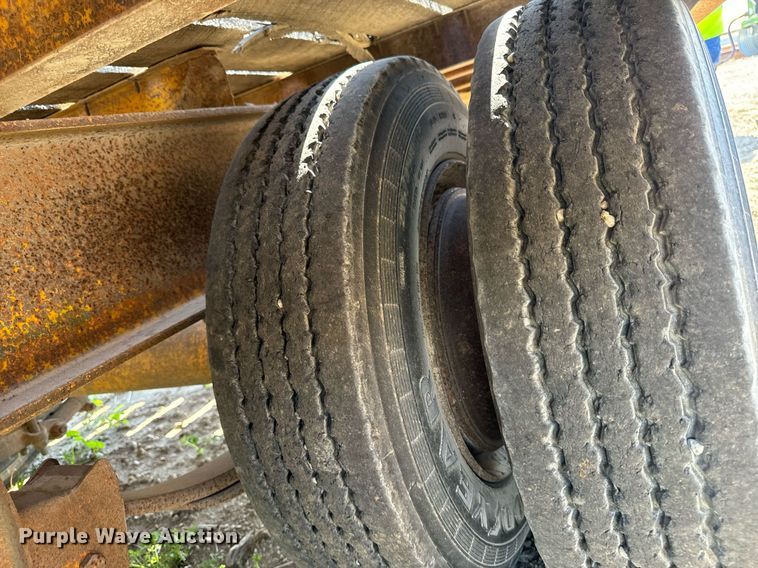 image for item EG6687 1993 Trail King TK30-2400 equipment trailer