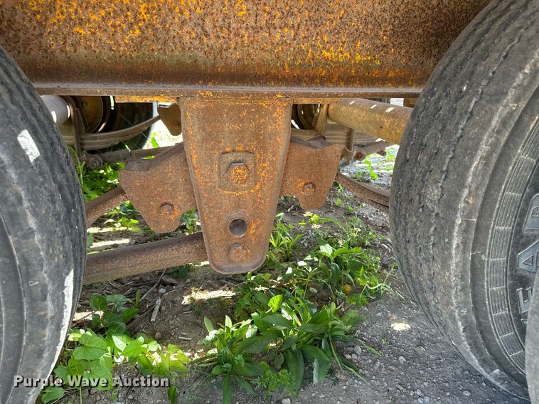 image for item EG6687 1993 Trail King TK30-2400 equipment trailer