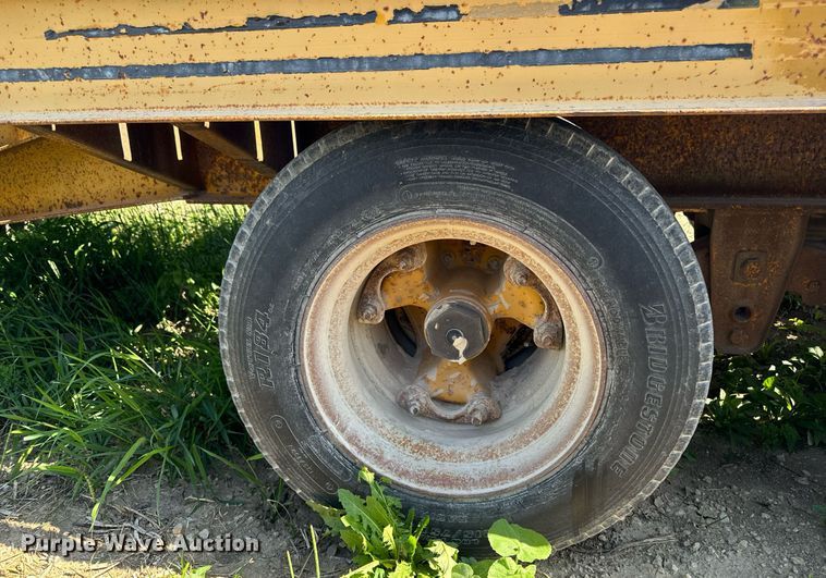 image for item EG6687 1993 Trail King TK30-2400 equipment trailer