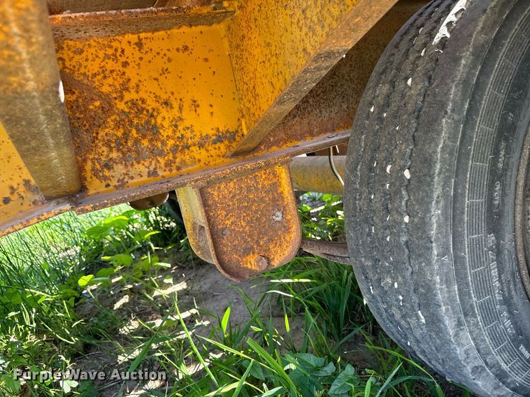 image for item EG6687 1993 Trail King TK30-2400 equipment trailer