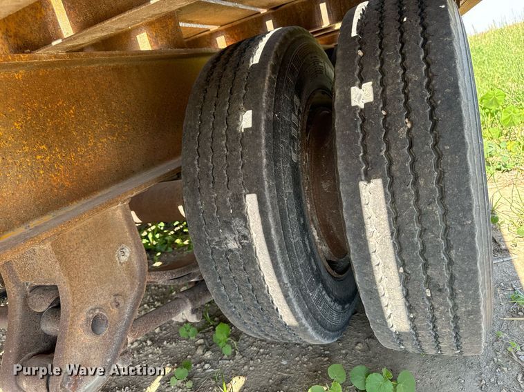 image for item EG6687 1993 Trail King TK30-2400 equipment trailer