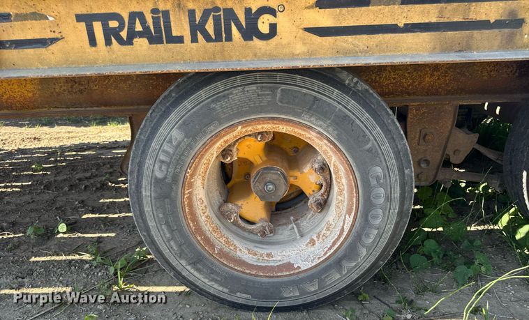 image for item EG6687 1993 Trail King TK30-2400 equipment trailer