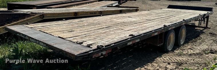 image for item EG6688 2004 Mustang Trailers BD15K30 tilt deck equipment trailer